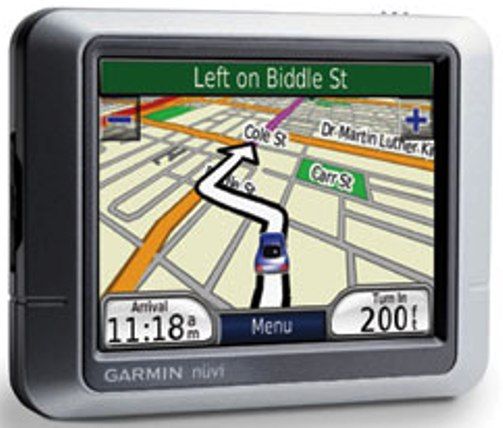 Garmin 010-00621-10 nvi 200 GPS Navigation, Resolution 320 x 240 pixels, 500 Waypoints, Up to 5 hours battery life, Voice prompts, 3D map view, Auto re-route, Choice of route setup, Route avoidance, Custom POIs (0100062110 NUVI200 NUVI-200)