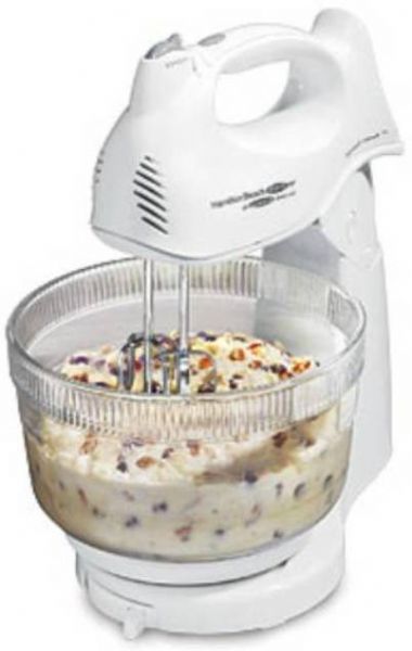 Hamilton Beach 64695 Power Deluxe Hand/Stand Mixer, 225-watt stand mixer, detaches for use as hand mixer, 6 speeds with power-burst button for just the right amount of control, 4-quart glass bowl, traditional beaters, dough hooks, Lever shifts bowl side-to-side for thorough mixing, UPC 040094646951 (64695 64-695 64 695)