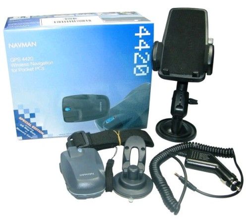 Navman AA005421 GPS 4420 Bluetooth Satellite Receiver with SmartST V3.0 Mapping Software (AA005421 AA0-05421 GPS4420 GPS-4420)