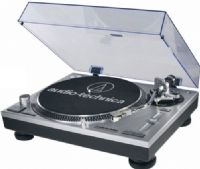 Audio Technica AT-LP120USB Direct Drive Professional DJ Turntable with USB Output, USB output—connects directly to your computer for plug-&-play use, Mac and PC compatible Audacity software digitizes your LPs, Direct drive high-torque motor, Selectable 33/45/78 RPM speeds, Professional cast aluminum platter with slip mat, Integral Dual Magnet phono cartridge with replaceable stylus, Balanced tone arm with soft damping control, UPC 042005159512 (ATLP120USB AT-LP120USB AT LP120USB) 