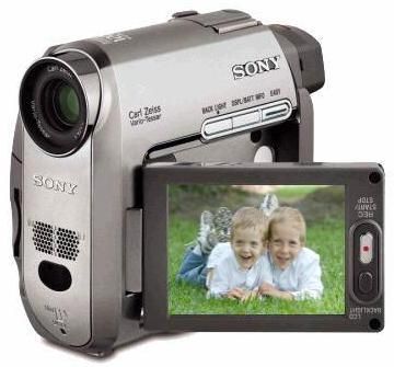 Sony DCRHC30E PAL Camcorder, 800,000K pixel CCD, 10x Optical Zoom, 640x Digital Zoom (DC-RHC30E, DCR-HC30E, DC-RHC30, DCRHC30)