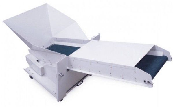 Formax FD 8900-10 Output Conveyor Belt System; Compatible only with the FD 8904CC Cross-Cut Industrial Conveyor Shredder; Weight 25 lbs (FD890010 FD 8900-10)