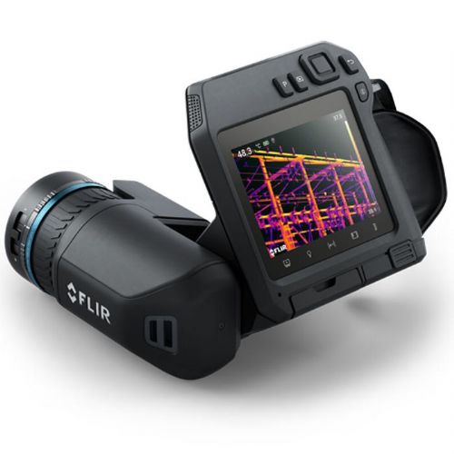 FLIR 79308-0101 Model T530 Professional Thermal Imaging Camera with DFOV 14+24 degrees lenses, 320 x 240; Advanced imaging technology and high sensitivity help professionals make right calls fast; Change from wide area scanning to telephoto instantly with FlexView dual field-of-view lens; UPC: 845188026691 (FLIR793080101 FLIR 79308-0101 T530 DFOV 14-24 THERMAL CAMERA) 