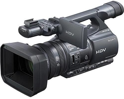 Sony HDR-FX1000 High Definition MiniDV (HDV) Handycam Camcorder, 3.2-Inch Xtra Fine LCD display (921k pixels), G Lens: 29.5mm Wide-Angle to 590mm (20x) Telephoto, Film-like Progressive Scan 1080/24p, 1080/30p, or 1080/60i, 3x 1/3-Inch ClearVid CMOS Sensors w/ Exmor technology, Alternative to HDR-FX7 HDRFX7 (HDRFX1000 HDR FX1000 HDR-FX-1000 HDRFX-1000)