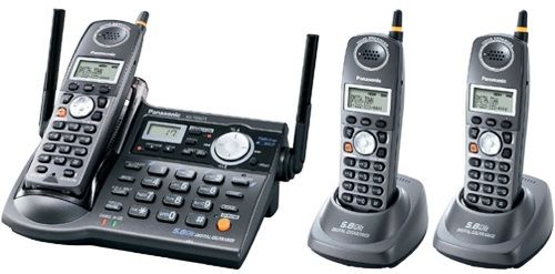 Panasonic KX-TG5673PK Remanufactured 5.8GHz FHSS GigaRange Digital Cordless Phone System with 3-Handsets, Dual Keypads, Talking Caller ID and Digital Answering System, Call waiting, Talking Caller ID, Speakerphone built in to each handset (KXTG5673PK KX TG5673PK KX-TG5673P KX-TG5673)