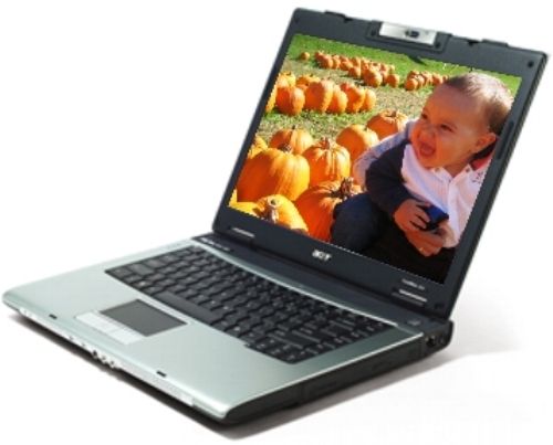 Acer LX.TH706.051 TravelMate 3270-6569 Notebook, Intel Core2 Duo Processor T5500 (2MB L2 cache, 1.6GHz, 667MHz FSB), 1GB (512/512) DDR2 533 SDRAM, 120GB 5400RPM Hard Drive, 14.1