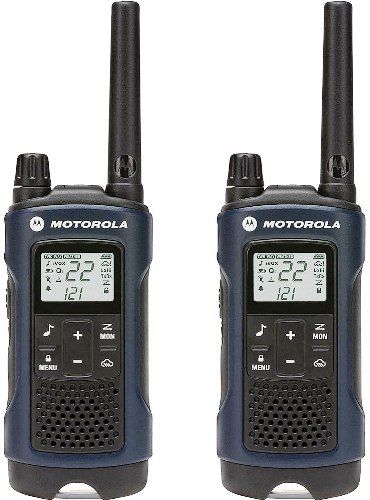 Motorola T460 Talkabout Walkie Talkie Two-Way Radio, Up to 35-mile range, IP54 Weatherproof, 22 Channels each with 121 Privacy Codes, Channel Monitor, QT Quiet Talk Interruption Filter, Priority scan, Auto squelch, 11 Weather Channels (7 NOAA) with alert feature, VOX iVOX Hands-free Communication With or Without Accessories, UPC 748091000690 (MOTOROLAT460 MOTOROLA-T460 T-460 T4-60)
