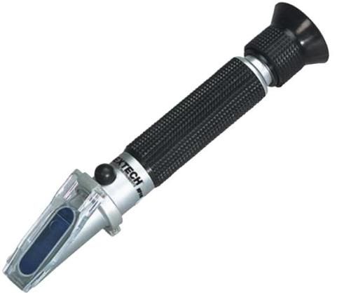 Extech RF11 Portable Sucrose Brix Refractometer with ATC, 0 to 10% - 10 to 30C Ranges, Measures the concentration of sugar in fruit juice and industrial fluids, Compact size, easy to operate, Automatic Temperature Compensation (ATC) from 10 to 30C, Easy to operate refractometer provide accurate and repeatable measurements on easy to read scales, UPC 793950222119 (RF-11 RF 11)