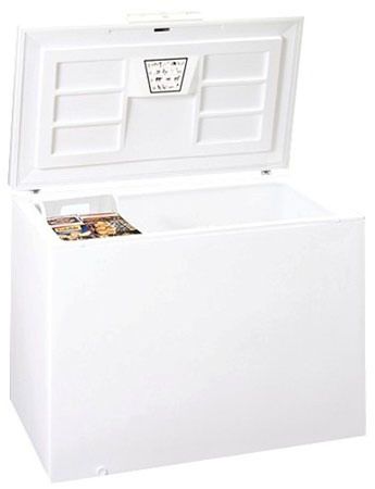 Summit SCFF150, Capacity 17.0 c.f. wide frost-free chest freezer, All-freezer, Forced air cooling, Lock, Basket, 115 volt, 60 cycle, Dimensions 33.0