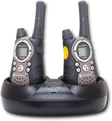 Motorola T6500R Talkabout GMRS/FRS Rechargeable Two-Way Radio 2 Pack; 1.0 watt power provides up to 10-mile range; 22 channels, each with 99 privacy codes (T6500R T6500-R T6500 T-6500)