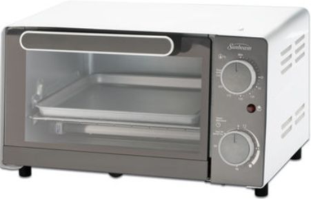 Sumbeam TSSBTV6000-013 Four-Slice Countertop Oven, White; Ideal for small households, dorms and offices; Convenient countertop cooking to warm, toast and bake with ease; Bakes and toasts; 150-450 temperature range; 15-minute timer; 4 slice capacity with compact size; Includes baking pan (TSSBTV6000013 TSSBTV6000 013)